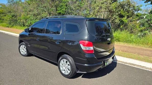 Chevrolet Spin da frota da Lopes Tur